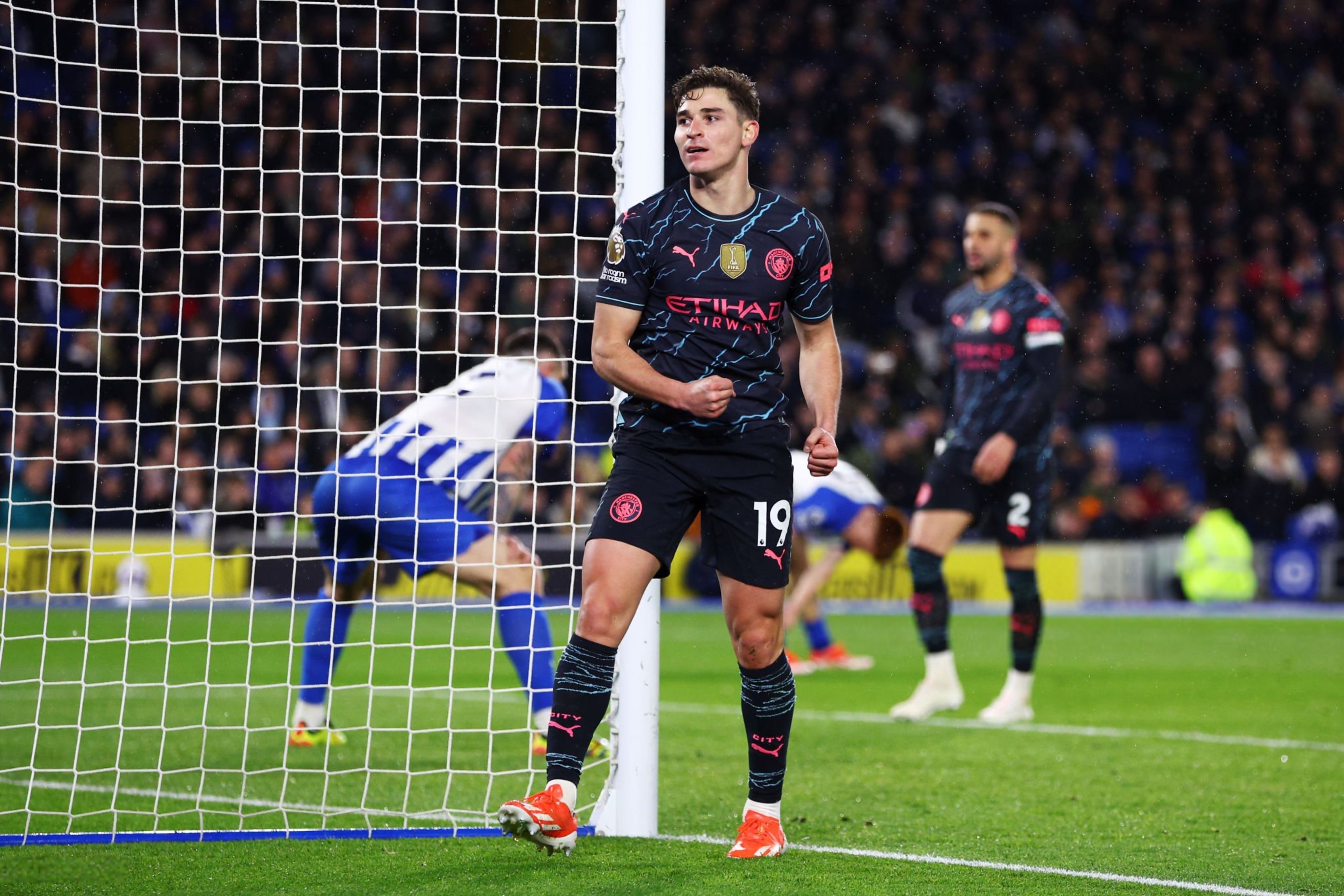 墨西哥翻盘曼城，德布劳内点燃赛场