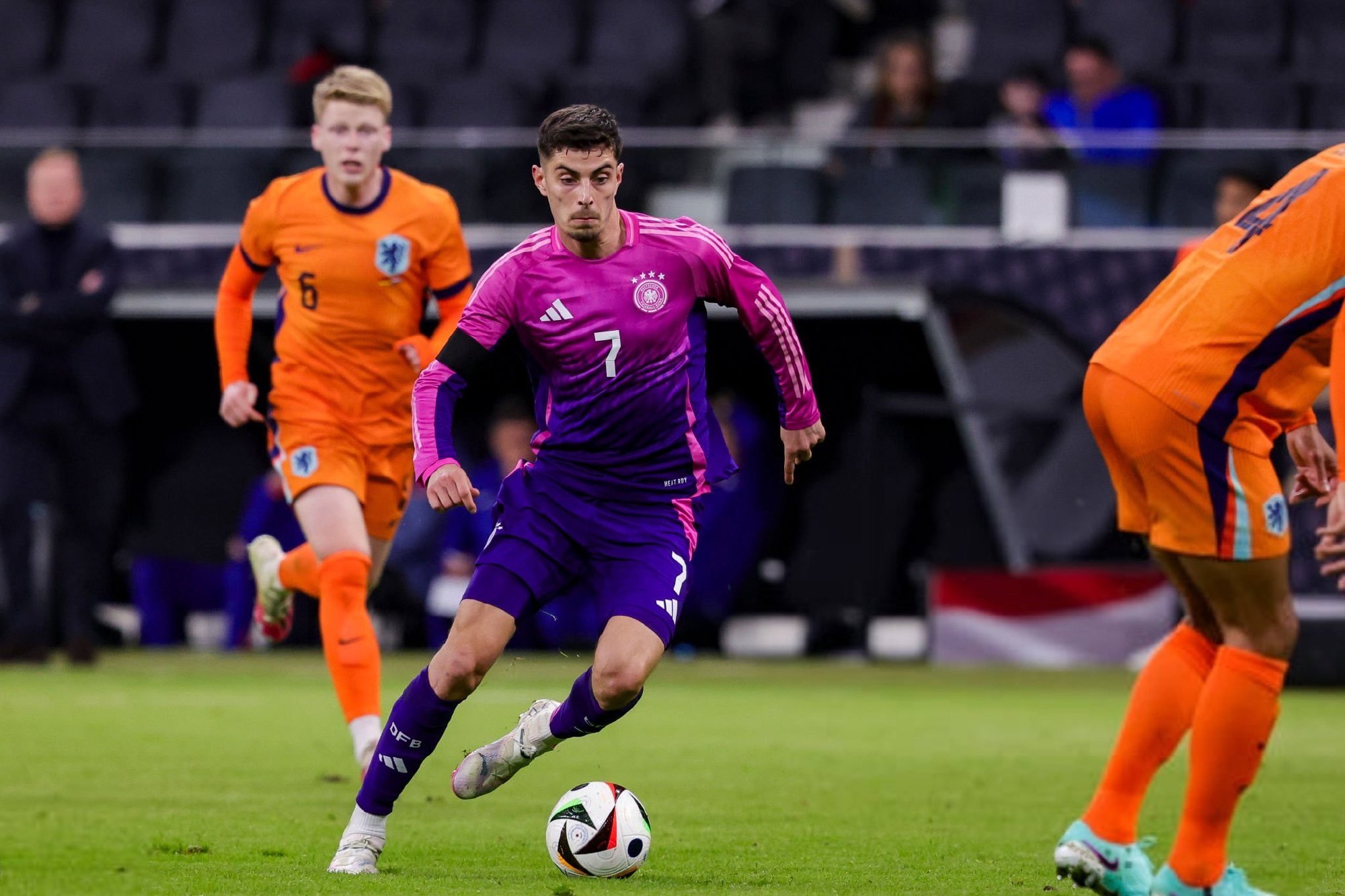 克罗地亚逆转荷兰，皮克关键制胜